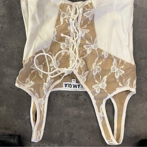 i am gia butterfly top white merula - Picture 3 of 4